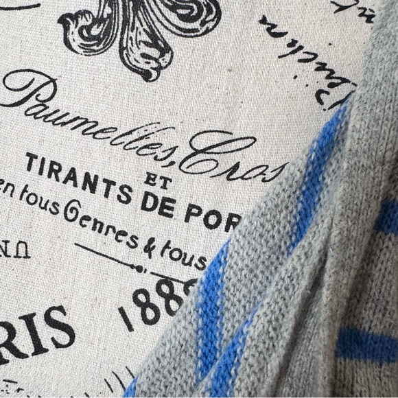 Hollister Blue and Gray Striped Long Sleeve Top - Picture 5 of 6